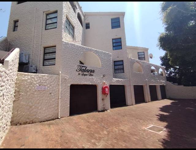 3 BEDROOM TOWNHOUSE FOR SALE IN UMHLANGA CENTRAL
